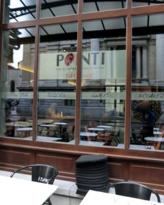 Foto van Ponti Corner