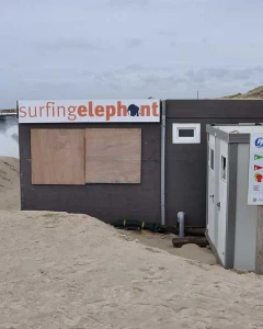 Foto van Surfing Elephant