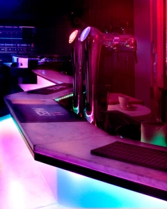 Foto van The Long Play Bar 5