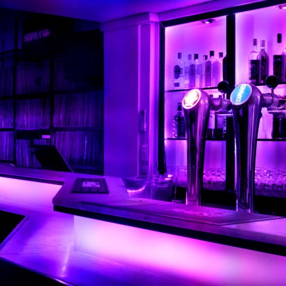 Foto van The Long Play Bar