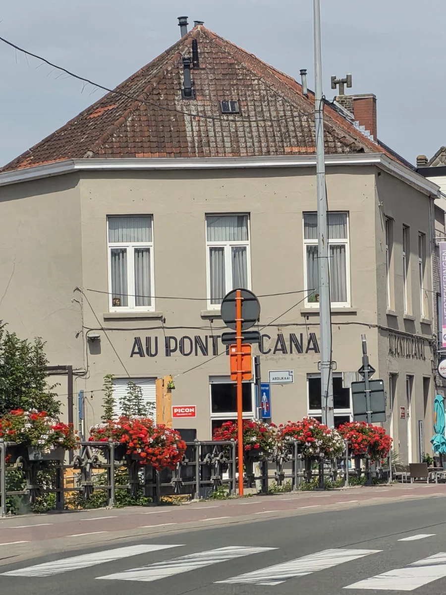 Foto van Au Pont Du Canal