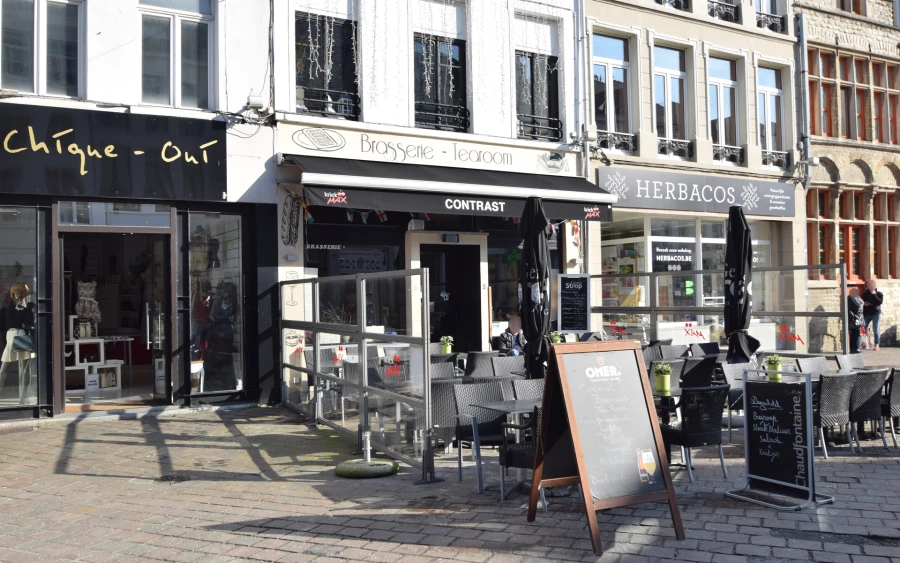 Foto van Contrast